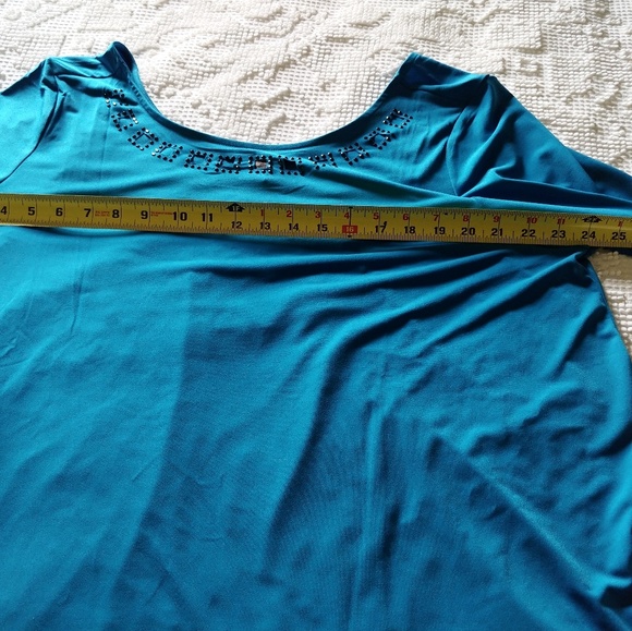 Limited Collection top NWOT never worn. - Picture 4 of 7